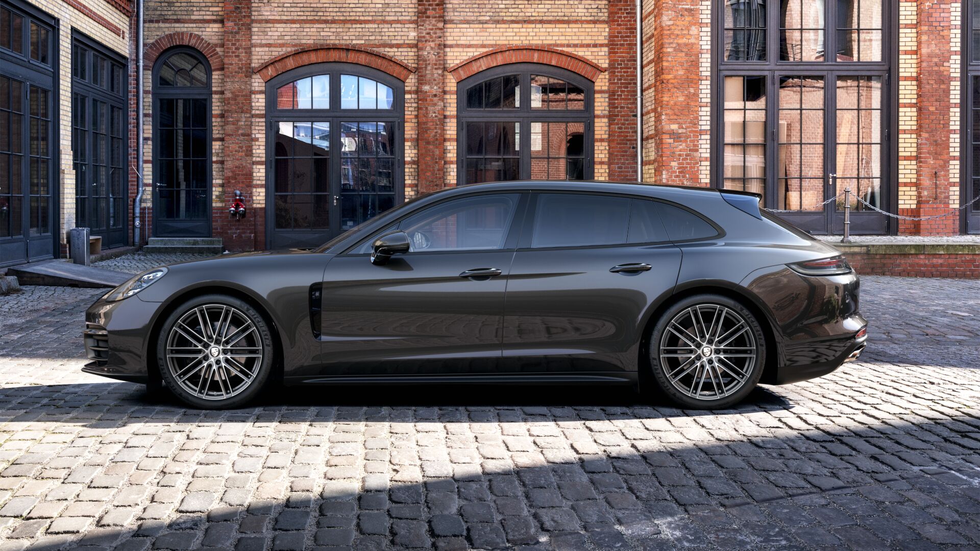 Porsche Panamera 4 Sport Turismo в Порше Центр Ижевск от 10 290 163 рублей.